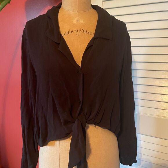 MOD REF | black long sleeve button down tie front  crop top M - Picture 2 of 8